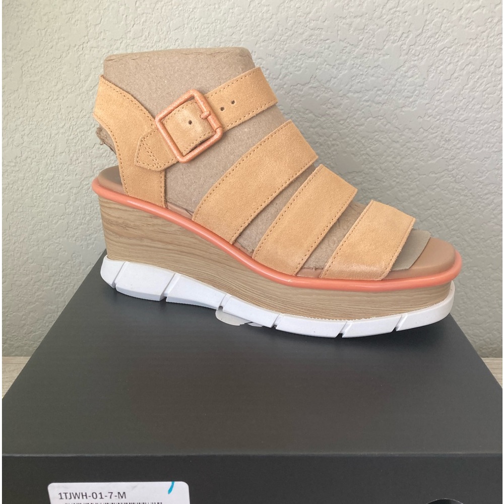 Sorel women’s sandal multiple sizes